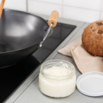 Avråder från att använda kokosolja i matlagning